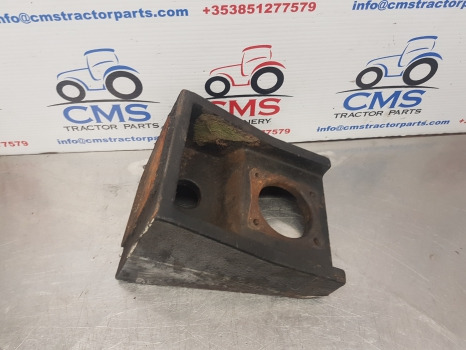 Case Maxxum 5120, 5140, 5130, 5240 Cab Front Support 1530867c1, 120205a2 - Окачване на кабината: снимка 2 Case Maxxum 5120, 5140, 5130, 5240 Cab Front Support 1530867c1, 120205a2 - Окачване на кабината: снимка 2