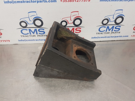 Case Maxxum 5120, 5140, 5130, 5240 Cab Front Support 1530867c1, 120205a2 - Окачване на кабината: снимка 1 Case Maxxum 5120, 5140, 5130, 5240 Cab Front Support 1530867c1, 120205a2 - Окачване на кабината: снимка 1