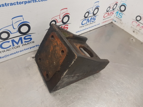Case Maxxum 5120, 5140, 5130, 5240 Cab Front Support 1530867c1, 120205a2 - Окачване на кабината: снимка 3 Case Maxxum 5120, 5140, 5130, 5240 Cab Front Support 1530867c1, 120205a2 - Окачване на кабината: снимка 3