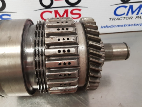 Case Maxxum 5140, 5000 Mxc Fwd Clutch Shaft Assy 1345719c1, 1995126c1 - Предна ос: снимка 4 Case Maxxum 5140, 5000 Mxc Fwd Clutch Shaft Assy 1345719c1, 1995126c1 - Предна ос: снимка 4