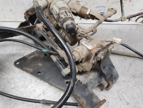 Case New Holland Air Brake Valve Unit 4700152650, 97350009570, 82016341 84157669 - Спирачен клапан за Трактор: снимка 5 Case New Holland Air Brake Valve Unit 4700152650, 97350009570, 82016341 84157669 - Спирачен клапан за Трактор: снимка 5