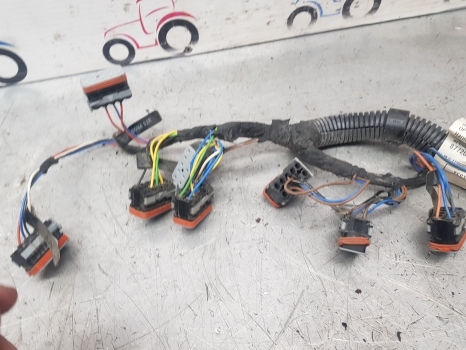 Case Puma New Holland T7.200 Switch Panel Harness 87392592, 87714809, 87720039 - Кабели/ Жици за Трактор: снимка 4 Case Puma New Holland T7.200 Switch Panel Harness 87392592, 87714809, 87720039 - Кабели/ Жици за Трактор: снимка 4