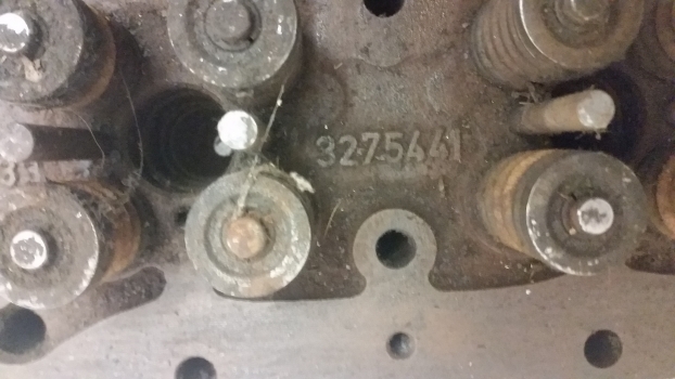 Cummins Engine Cylinder Head 3275441 - Глава на блока за Трактор: снимка 2 Cummins Engine Cylinder Head 3275441 - Глава на блока за Трактор: снимка 2