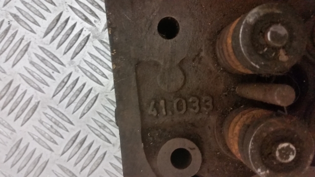 Cummins Engine Cylinder Head 3275441 - Глава на блока за Трактор: снимка 3 Cummins Engine Cylinder Head 3275441 - Глава на блока за Трактор: снимка 3