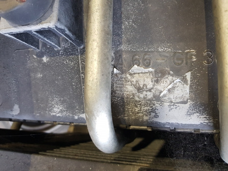 Deutz Agrotron M620, M610, Ttv Engine Water Cooling Radiator 0.015.4317.4/20 - Радиатор: снимка 4 Deutz Agrotron M620, M610, Ttv Engine Water Cooling Radiator 0.015.4317.4/20 - Радиатор: снимка 4
