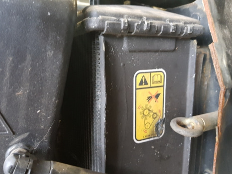 Deutz Agrotron M620, M610, Ttv Engine Water Cooling Radiator 0.015.4317.4/20 - Радиатор: снимка 1 Deutz Agrotron M620, M610, Ttv Engine Water Cooling Radiator 0.015.4317.4/20 - Радиатор: снимка 1