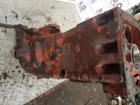 Deutz D 6806 Transmission Gearbox Housing 04302815, 04341333, 4308937 - Скоростна кутия и части за Трактор: снимка 3 Deutz D 6806 Transmission Gearbox Housing 04302815, 04341333, 4308937 - Скоростна кутия и части за Трактор: снимка 3