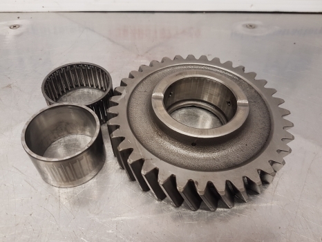 Deutz D7807c, Dx 3.90, 3.70, 7207, 7807 Transmission Gear Z35 04333525 - Карданні вали за Трактор: снимка 2 Deutz D7807c, Dx 3.90, 3.70, 7207, 7807 Transmission Gear Z35 04333525 - Карданні вали за Трактор: снимка 2