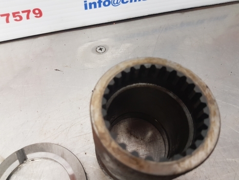 Deutz Dx110, Dx120, Dx145 Transmisssion Sleeve 04300660, 01107855, 04391136 - Скоростна кутия и части за Трактор: снимка 3 Deutz Dx110, Dx120, Dx145 Transmisssion Sleeve 04300660, 01107855, 04391136 - Скоростна кутия и части за Трактор: снимка 3