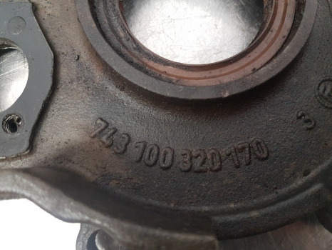 Fendt 724 S4, 714, 716, 718, 720, Fwd Pump Support Cover 743100320170 - Предна ос: снимка 5 Fendt 724 S4, 714, 716, 718, 720, Fwd Pump Support Cover 743100320170 - Предна ос: снимка 5
