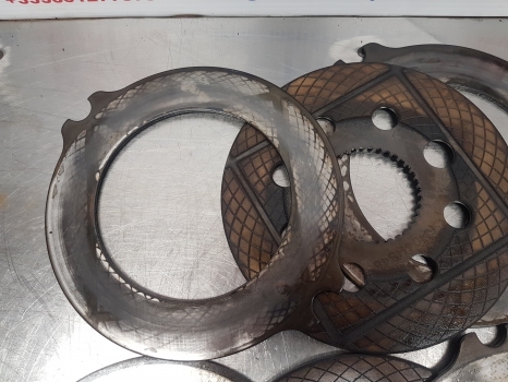Fendt 818, 800 Series Brake Disc Kit 716150150500, 835100321071 - Спирачни дискове: снимка 5 Fendt 818, 800 Series Brake Disc Kit 716150150500, 835100321071 - Спирачни дискове: снимка 5