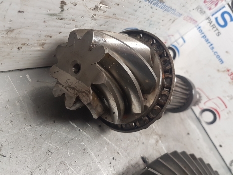 Fiat 160-90, 140-90, 180-90 Rear Axle Bevel Gear 5128099, 5113838, 5127094 - Задна ос за Трактор: снимка 3 Fiat 160-90, 140-90, 180-90 Rear Axle Bevel Gear 5128099, 5113838, 5127094 - Задна ос за Трактор: снимка 3
