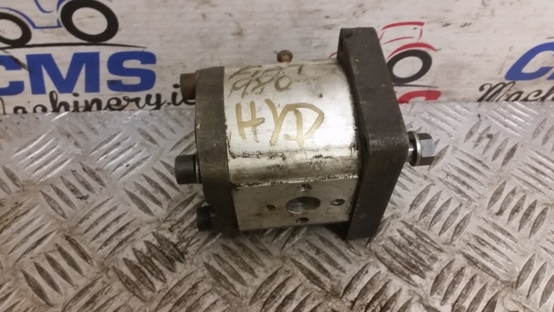 Fiat 980 Hydraulic Power Steering Pump 87569205, 5179722, 5129481, 44900839 - Помпа на хидроусилвателя за Трактор: снимка 1 Fiat 980 Hydraulic Power Steering Pump 87569205, 5179722, 5129481, 44900839 - Помпа на хидроусилвателя за Трактор: снимка 1