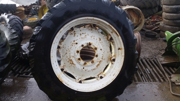 Fiat New Holland 90, 60, M, F Ser. 90-90 Rear Wheel Rim 15 X 38 5132488, 5185089 - Джанта за Трактор: снимка 1 Fiat New Holland 90, 60, M, F Ser. 90-90 Rear Wheel Rim 15 X 38 5132488, 5185089 - Джанта за Трактор: снимка 1