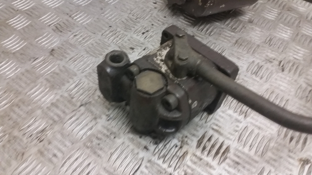 Fiat Tractor 980 Hydraulic Power Steering Pump With Rezervoir 5129481, 87569205 - Помпа на хидроусилвателя за Трактор: снимка 2 Fiat Tractor 980 Hydraulic Power Steering Pump With Rezervoir 5129481, 87569205 - Помпа на хидроусилвателя за Трактор: снимка 2