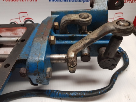 Ford 10 Series 6610, 7710, 7810, 7910, Transmission Gear Shift Cover E4nn7488aa - Скоростна кутия: снимка 4 Ford 10 Series 6610, 7710, 7810, 7910, Transmission Gear Shift Cover E4nn7488aa - Скоростна кутия: снимка 4