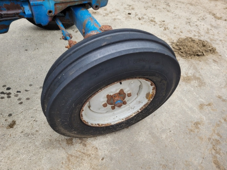 Ford 2600, 3600, 4600, 4000 Pair Front Wheel Rim And Tyre 7.50-16 Original Fomoco - Комплект колела: снимка 5 Ford 2600, 3600, 4600, 4000 Pair Front Wheel Rim And Tyre 7.50-16 Original Fomoco - Комплект колела: снимка 5