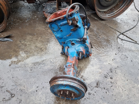 Ford 3000, 2000, 2110, 3310 Rear Axle Complete C5nn4025an, C7nn4025h, D7nn4244a - Задна ос: снимка 4 Ford 3000, 2000, 2110, 3310 Rear Axle Complete C5nn4025an, C7nn4025h, D7nn4244a - Задна ос: снимка 4