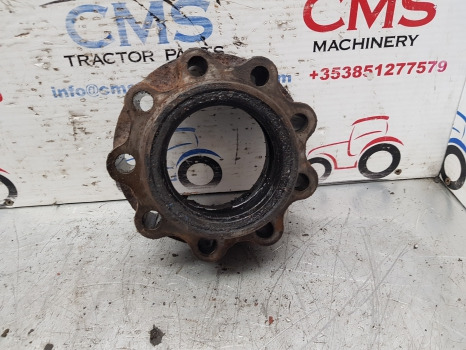 Ford 3000, 3600, 4000, 3310, 3610 Rear Axle Hub Retainer C7nn4124a - Задна ос: снимка 1 Ford 3000, 3600, 4000, 3310, 3610 Rear Axle Hub Retainer C7nn4124a - Задна ос: снимка 1