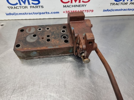 Ford 4000, 5000, 6600, 7600, 7000 Trailer Brake Valve 81829166 - Части на спирачната система: снимка 5 Ford 4000, 5000, 6600, 7600, 7000 Trailer Brake Valve 81829166 - Части на спирачната система: снимка 5