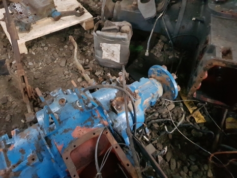 Ос и части за Трактор Ford 4830, 5030 N Rear Axle, Backend, Front Axle Nut Ford 4830 N: Narrow Type: снимка 6