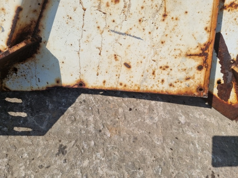 Ford 5000, 6000, 7000 Mudguard Pair As Pictures, 82008463, 82008463 - Калник: снимка 4 Ford 5000, 6000, 7000 Mudguard Pair As Pictures, 82008463, 82008463 - Калник: снимка 4