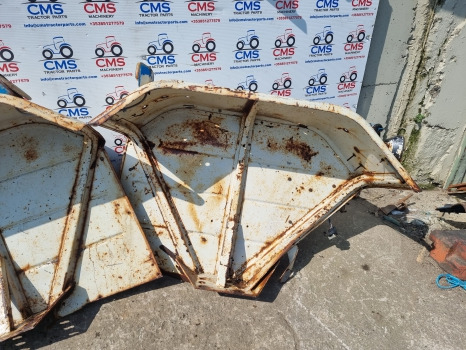 Ford 5000, 6000, 7000 Mudguard Pair As Pictures, 82008463, 82008463 - Калник: снимка 3 Ford 5000, 6000, 7000 Mudguard Pair As Pictures, 82008463, 82008463 - Калник: снимка 3