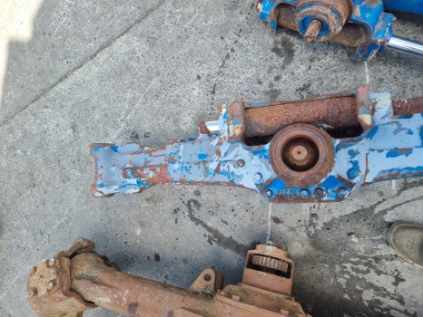 Ford 5030, 4830, 4130, Case Cx100 Front Axle Housing Beam 18980, Car128905 - Предна ос: снимка 3 Ford 5030, 4830, 4130, Case Cx100 Front Axle Housing Beam 18980, Car128905 - Предна ос: снимка 3