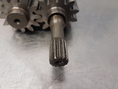 Ford 5640, 6640, 7740, 7840, 8240 Hydraulic Pump Gear And Shaft Z12 F1nne866aa - Хидравлична помпа за Трактор: снимка 3 Ford 5640, 6640, 7740, 7840, 8240 Hydraulic Pump Gear And Shaft Z12 F1nne866aa - Хидравлична помпа за Трактор: снимка 3