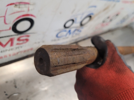 Ford 655c, 555c, 655d, 575d, 555b, 655 Front Axle Drive Shaft Car120972 - Предна ос: снимка 4 Ford 655c, 555c, 655d, 575d, 555b, 655 Front Axle Drive Shaft Car120972 - Предна ос: снимка 4