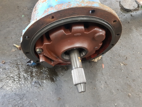Ford 6600, 600 10 And 1000 Series Rear Half Axle Complete Rhs D0nn4012a - Задна ос: снимка 2 Ford 6600, 600 10 And 1000 Series Rear Half Axle Complete Rhs D0nn4012a - Задна ос: снимка 2