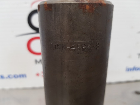 Ford 6810, 7610, 7710 Rear Axle Pinion Coupling D1nn4684b - Задна ос: снимка 3 Ford 6810, 7610, 7710 Rear Axle Pinion Coupling D1nn4684b - Задна ос: снимка 3