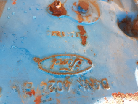 Ford 7600, 5600, 6600, 5700, 7700 Center Housing D4nn4032e D4nn4024b - Задна ос: снимка 3 Ford 7600, 5600, 6600, 5700, 7700 Center Housing D4nn4032e D4nn4024b - Задна ос: снимка 3