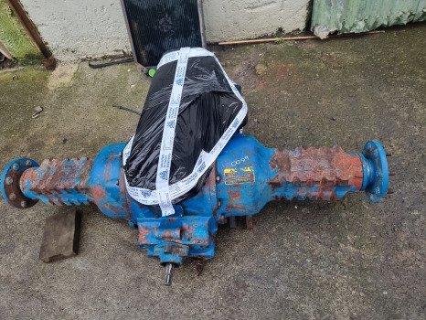 Ford 7600, 5600, 6600, 5700, 7700 Rear Axle Complete D0nn4013a , D8nn4011ga - Задна ос: снимка 1 Ford 7600, 5600, 6600, 5700, 7700 Rear Axle Complete D0nn4013a , D8nn4011ga - Задна ос: снимка 1