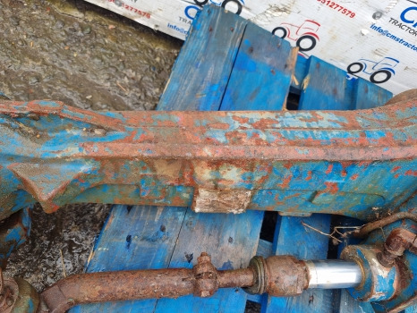 Ford 7840, 6640, 5640 Front Axle Housing Car125160, Car128939, 82850149, 19013 - Предна ос: снимка 3 Ford 7840, 6640, 5640 Front Axle Housing Car125160, Car128939, 82850149, 19013 - Предна ос: снимка 3