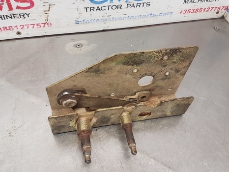 Ford 7840, 6640, 8360, 8160, Tm150 Wiper Motor Support 82024730, F0nn94031n75ab - Чистачка за Трактор: снимка 2 Ford 7840, 6640, 8360, 8160, Tm150 Wiper Motor Support 82024730, F0nn94031n75ab - Чистачка за Трактор: снимка 2