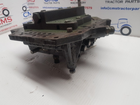 Ford 7840, 8240, 8340 Transmission Control Cover Plate F0nn7z479ag, F3nn7z479 - Трансмисия: снимка 4 Ford 7840, 8240, 8340 Transmission Control Cover Plate F0nn7z479ag, F3nn7z479 - Трансмисия: снимка 4