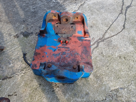 Ford 8210, 10 Series, Front Axle Support E1nn3a042aa, E6nn3a042ba, 83958365 - Предна ос: снимка 1 Ford 8210, 10 Series, Front Axle Support E1nn3a042aa, E6nn3a042ba, 83958365 - Предна ос: снимка 1