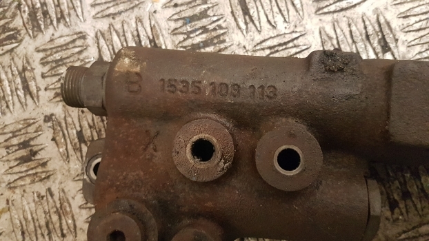 Ford, New Holland 40, Ts S. Trailer Brake Valve Distributor 81874969, 1535108113 - Спирачен клапан за Трактор: снимка 3 Ford, New Holland 40, Ts S. Trailer Brake Valve Distributor 81874969, 1535108113 - Спирачен клапан за Трактор: снимка 3