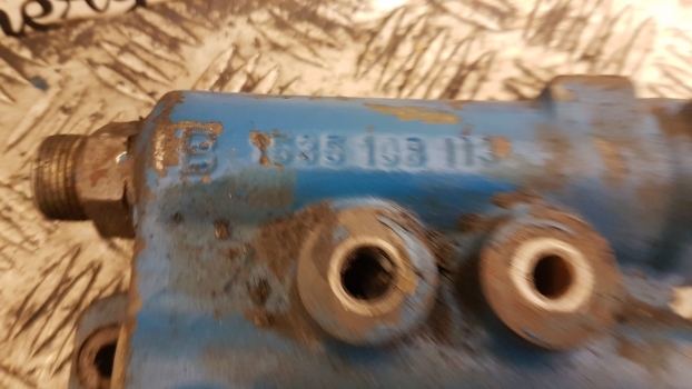 Ford, New Holland 8340, Ts Trailer Brake Valve Distributor 81874969, 1535108113 - Спирачен клапан за Трактор: снимка 3 Ford, New Holland 8340, Ts Trailer Brake Valve Distributor 81874969, 1535108113 - Спирачен клапан за Трактор: снимка 3