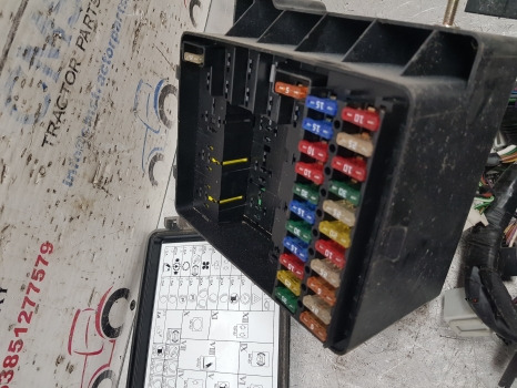 Ford New Holland Fiat 60, M S 8360, M115 Cab Wiring Loom Dual Command 82015343 - Кабели/ Жици: снимка 2 Ford New Holland Fiat 60, M S 8360, M115 Cab Wiring Loom Dual Command 82015343 - Кабели/ Жици: снимка 2