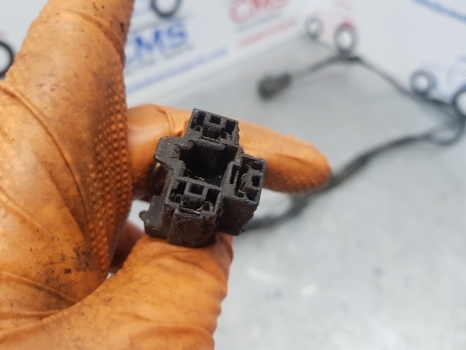 Ford New Holland Ts, 40 Series 8240 Front Head Lamp Wiring Loom F0nn13n054aa - Кабели/ Жици за Трактор: снимка 3 Ford New Holland Ts, 40 Series 8240 Front Head Lamp Wiring Loom F0nn13n054aa - Кабели/ Жици за Трактор: снимка 3