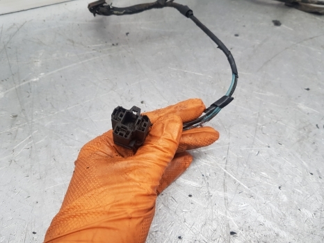 Ford New Holland Ts, 40 Series 8240 Front Head Lamp Wiring Loom F0nn13n054aa - Кабели/ Жици за Трактор: снимка 2 Ford New Holland Ts, 40 Series 8240 Front Head Lamp Wiring Loom F0nn13n054aa - Кабели/ Жици за Трактор: снимка 2