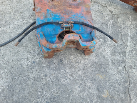 Ford New Holland Tw20, Tw10, Tw30 Front Axle Support D4nn3a042c - Предна ос: снимка 4 Ford New Holland Tw20, Tw10, Tw30 Front Axle Support D4nn3a042c - Предна ос: снимка 4