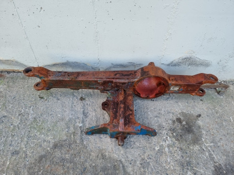 Ford Tw 10 Tw 20 Apl3052, Front Axle Housing Zp1927693, 81927693 - Предна ос: снимка 1 Ford Tw 10 Tw 20 Apl3052, Front Axle Housing Zp1927693, 81927693 - Предна ос: снимка 1
