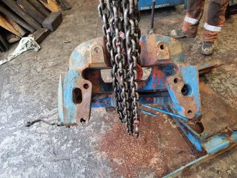 Ford Tw, 30 Series, Front Axle Support 9625687, E1nn3a042hb - Предна ос: снимка 4 Ford Tw, 30 Series, Front Axle Support 9625687, E1nn3a042hb - Предна ос: снимка 4