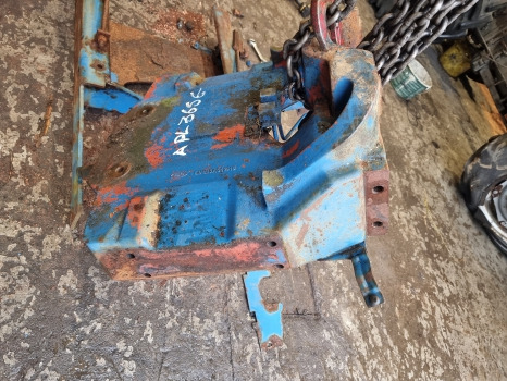 Ford Tw, 30 Series, Front Axle Support 9625687, E1nn3a042hb - Предна ос: снимка 3 Ford Tw, 30 Series, Front Axle Support 9625687, E1nn3a042hb - Предна ос: снимка 3