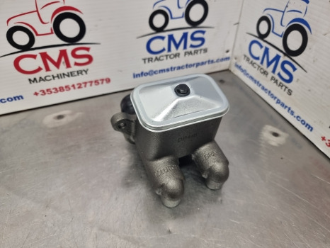 Ford Tw10, Tw Series, 9600 Brake Master Cylinder C7nn2140a, D3nn2140a - Спирачен цилиндър за Селскостопанска техника: снимка 3 Ford Tw10, Tw Series, 9600 Brake Master Cylinder C7nn2140a, D3nn2140a - Спирачен цилиндър за Селскостопанска техника: снимка 3
