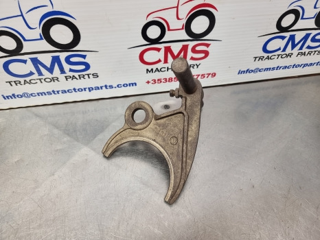 Ford Tw5, Tw15, Tw20, Tw25, Tw30, 8530 Transmission Selector Fork D8nn7n362aa - Трансмисия: снимка 3 Ford Tw5, Tw15, Tw20, Tw25, Tw30, 8530 Transmission Selector Fork D8nn7n362aa - Трансмисия: снимка 3