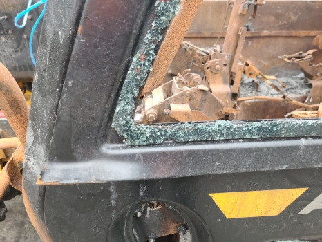 Jcb 542-70 Ag Cab door frame Upper 402/s2934 - Врата и части: снимка 2 Jcb 542-70 Ag Cab door frame Upper 402/s2934 - Врата и части: снимка 2